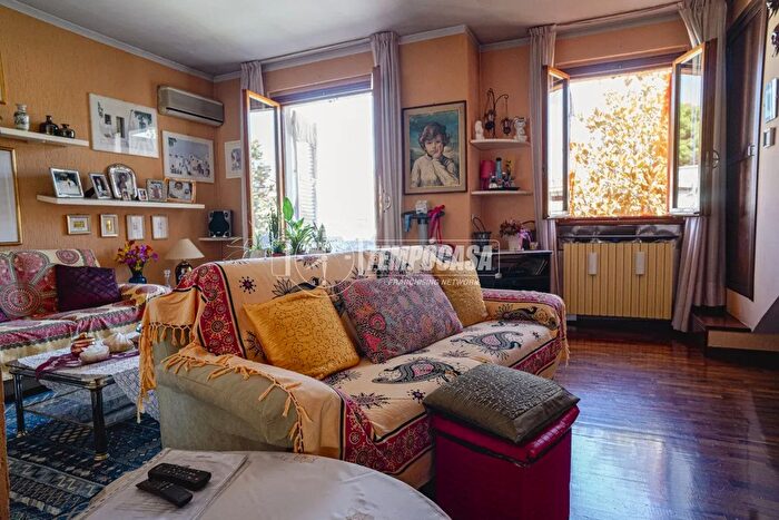 Appartamento con 5 locali in vendita in Via Fanella, Fano