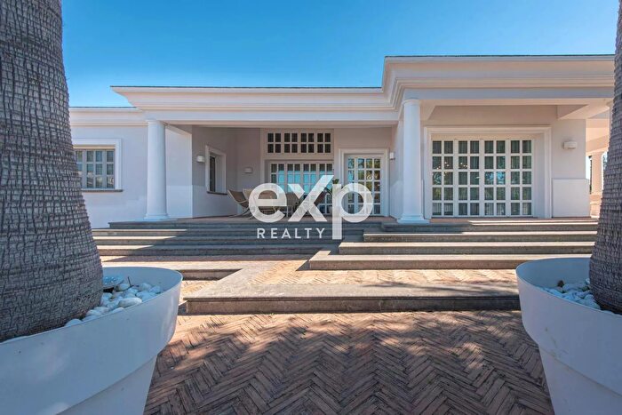 Casa con 12 locali in vendita in Roma