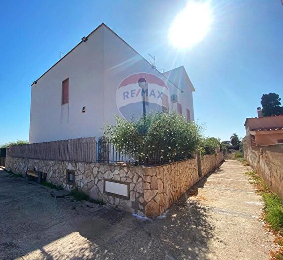 Casa con 9 locali in vendita in Via Glauco, Misiliscemi