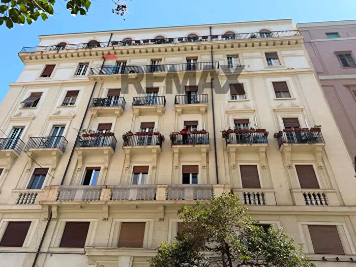 Appartamento con 8 locali in vendita in Via Malta, Palermo