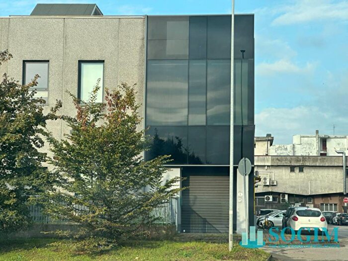 Casa con 6 locali in affitto in Via Del Commercio, Santa Margherita Aliprandi, Lissone