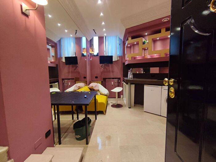 Appartamento bilocale in affitto in Via Almerico da Schio, Giambellino, Milano