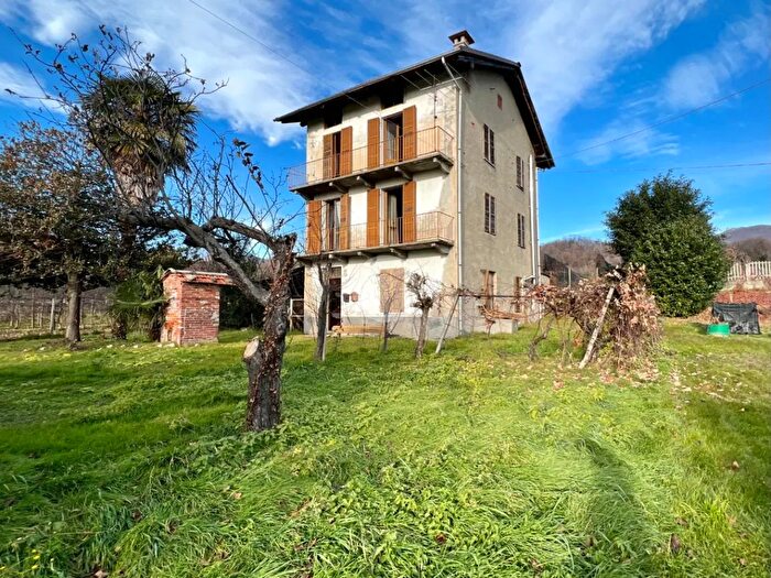 Casa con 6 locali in vendita in Via Torre Majet, Lanzo Torinese