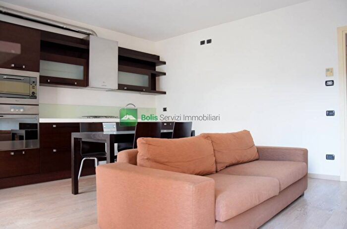 Appartamento bilocale in affitto in Via Glera, Villa di Serio