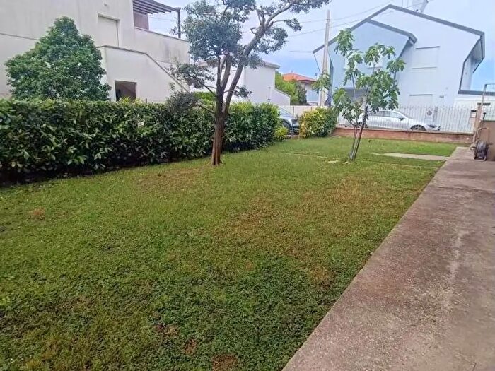 Appartamento quadrilocale in vendita in Via Ordelaffo Faliero, Padova