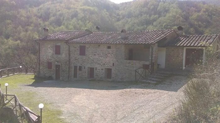 Casa con 12 locali in vendita in Vicchio, Vicchio