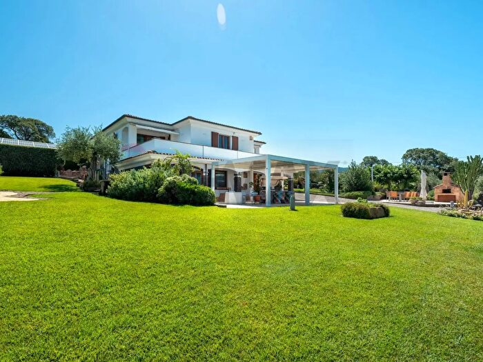 Casa con 12 locali in vendita in Alghero