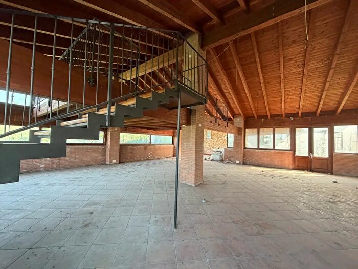 Casa con 14 locali in vendita in Via del Borgo, Carpaneto Piacentino