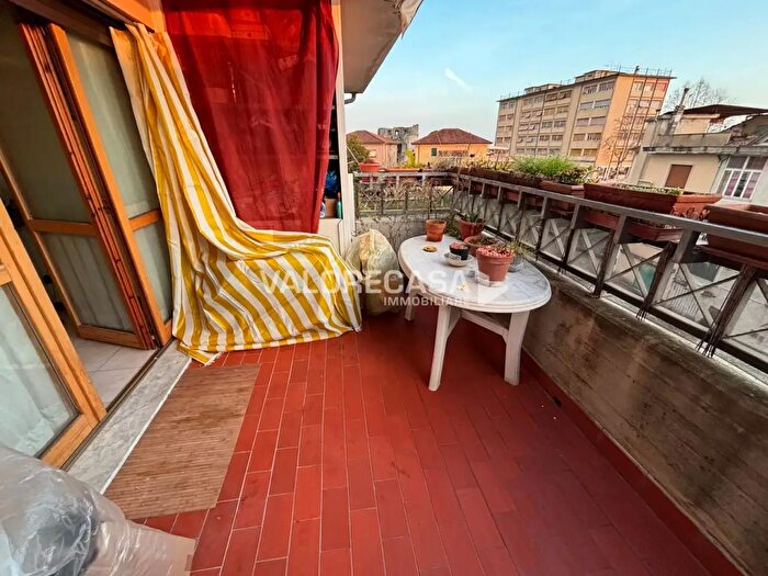 Appartamento con 5 locali in vendita in Via Carriona, Carrara