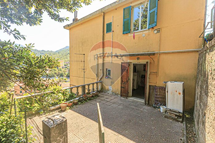 Appartamento con 5 locali in vendita in Via Ritale a, Genova