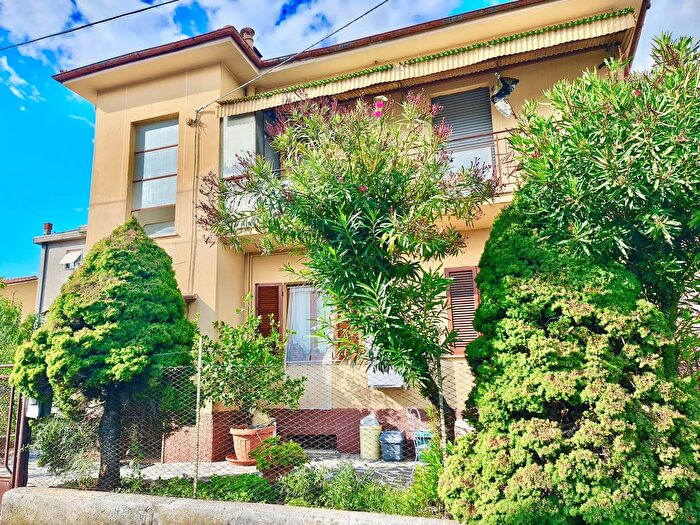 Casa con 10 locali in vendita in Via Accumoli, Rieti