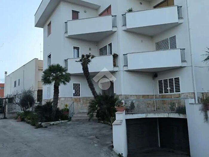 Appartamento trilocale in vendita in Via Pitagora, Bari