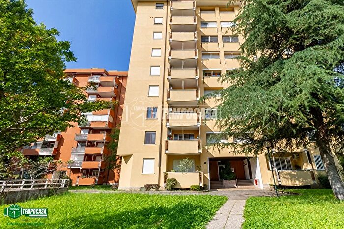 Appartamento trilocale in vendita in Via Guardi a, Cinisello Balsamo