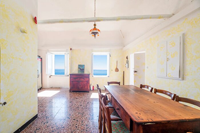 Casa con 9 locali in vendita in Via Pale, Bogliasco