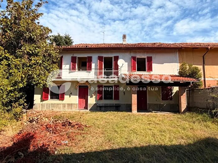 Casa con 8 locali in vendita in Via Cascine Eterni, Murisengo Monferrato