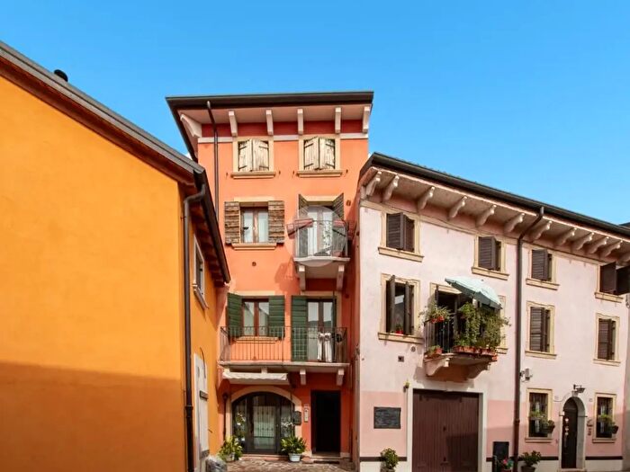 Appartamento bilocale in vendita in Via Colli, Pescantina