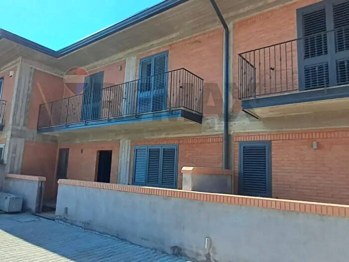 Casa quadrilocale in vendita in Via Tenente Giuseppe Caruso, Misterbianco