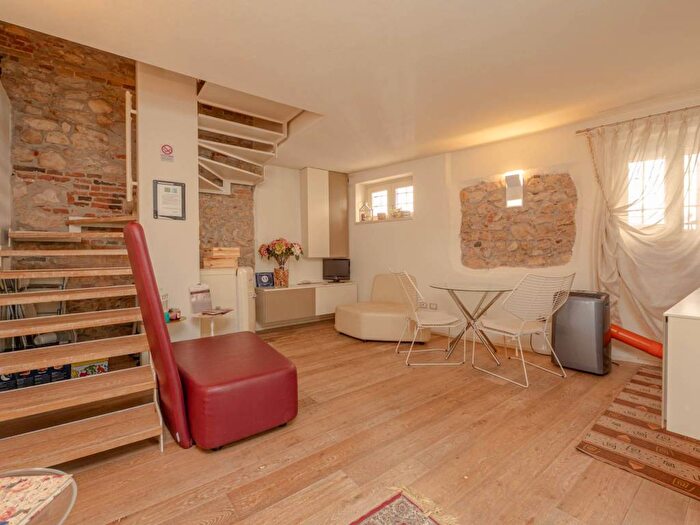 Casa trilocale in vendita in Via Giulio Camuzzoni, Centro, Soave