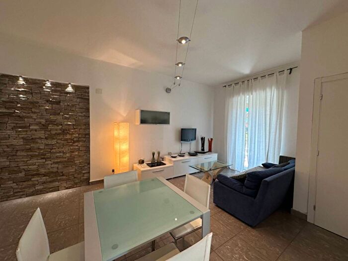 Appartamento trilocale in affitto in Via Privata Pavia, Centro, Sestri Levante