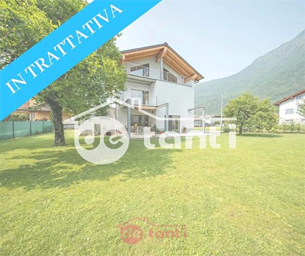 Casa con 8 locali in vendita in Via Dante Paggi Prata Camportaccio So, Prata Camportaccio