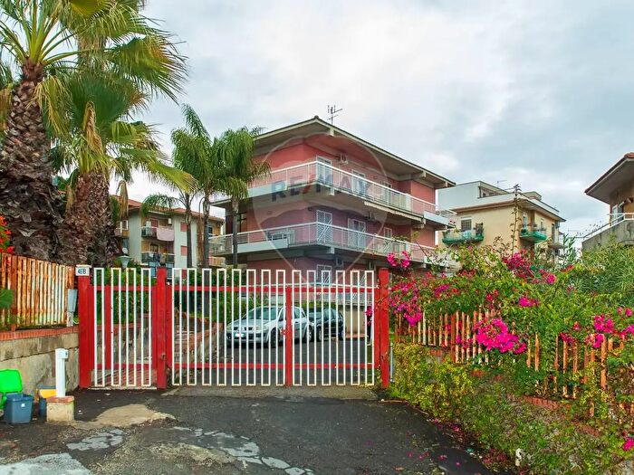 Appartamento trilocale in vendita in Via Mariani B, Catania