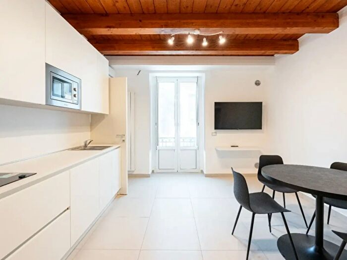 Appartamento trilocale in affitto in Via Re Martino, Aci Castello