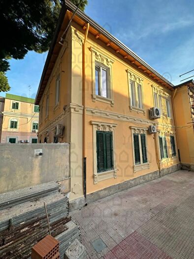 Appartamento quadrilocale in vendita in Viale Regina Margherita, Messina