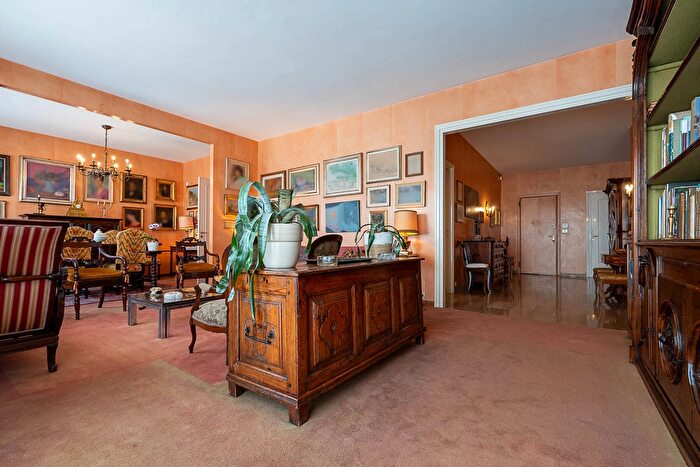 Appartamento con 5 locali in vendita in Via Giuseppe Piazzi, Torino