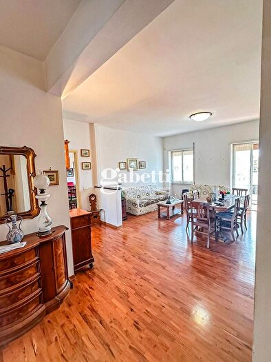 Appartamento con 5 locali in vendita in Viale Emilia, Grosseto