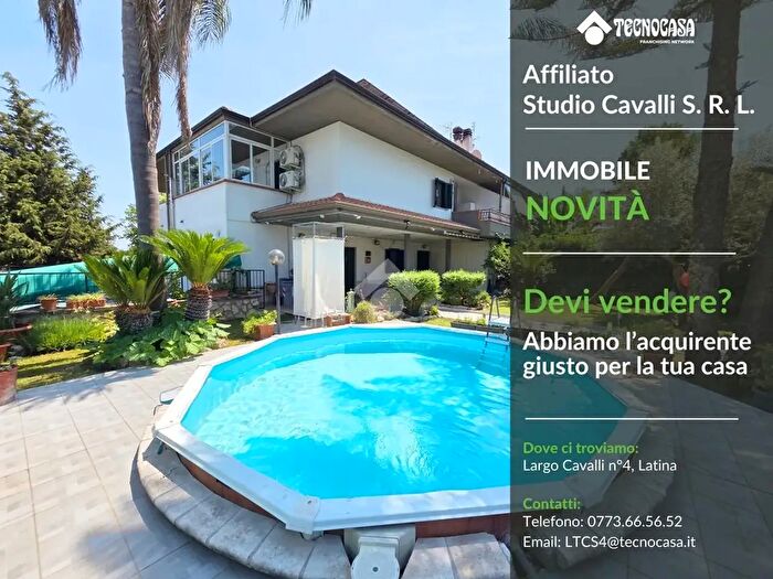 Casa quadrilocale in vendita in Via Guido d'Arezzo, Latina