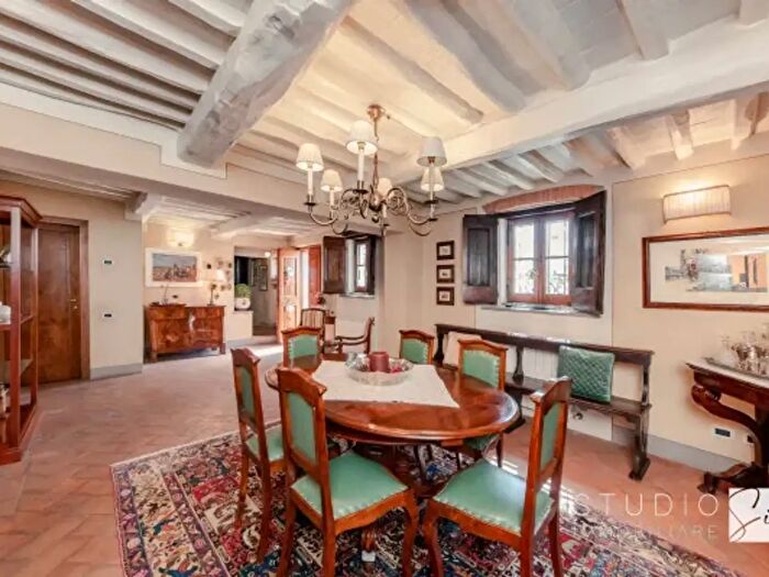 Casa con 6 locali in vendita in Via di San Quirico, Pistoia