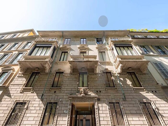 Appartamento quadrilocale in affitto in Via Borgonuovo, Brera, Milano