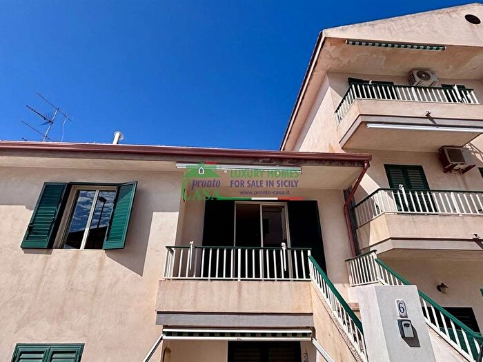 Appartamento trilocale in affitto in Via Bellasi, Marina di Ragusa Centro, Ragusa