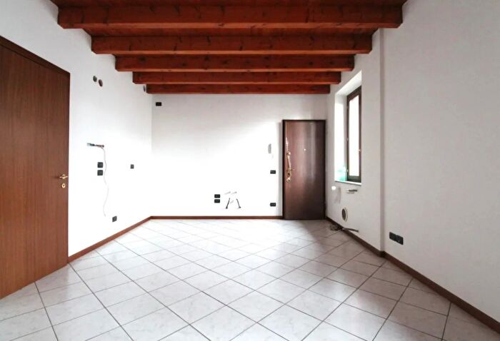 Appartamento trilocale in vendita in Via del Dosso, Genivolta