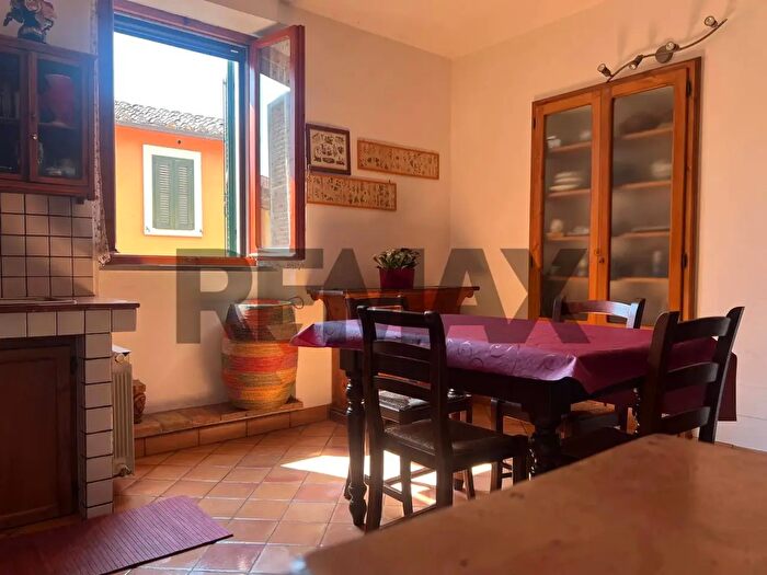 Appartamento con 6 locali in vendita in Via Spoletini, Umbertide