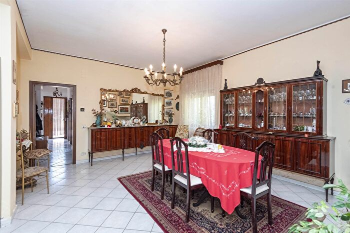 Casa con 8 locali in vendita in Via Luigi Longo, Trecastagni
