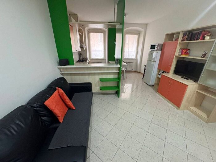 Appartamento trilocale in affitto in Via del Toro, Largo Barriera Ospedale Maggiore, Trieste