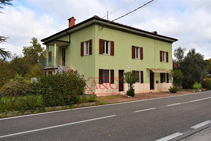 Appartamento con 7 locali in vendita in Contrada Val di Tenna, Smerillo