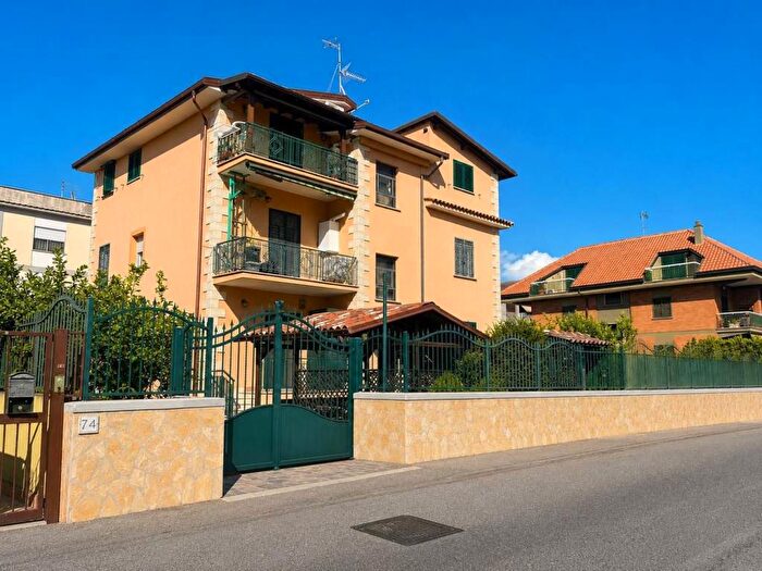 Appartamento bilocale in affitto in Via Casale Santarelli, Morena, Roma