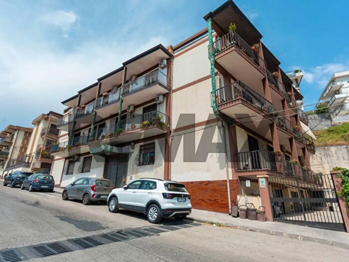 Appartamento quadrilocale in vendita in Via Francesco Lo Jacono, Sant'Agata Li Battiati