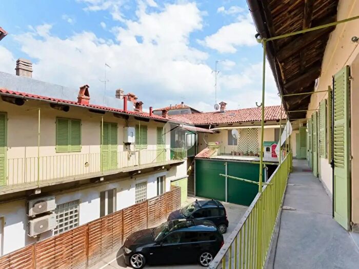 Appartamento trilocale in vendita in Via Pollenzo, Bra
