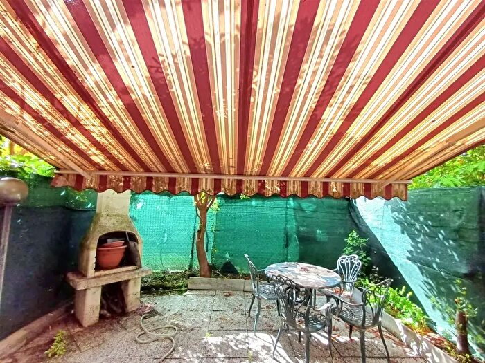 Casa bilocale in vendita in Via Lodolina, Massa