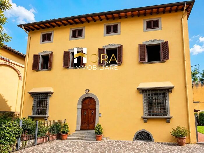 Appartamento con 6 locali in vendita in Via Aretina, Pontassieve