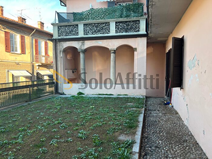 Appartamento trilocale in affitto in Via Monsignore Virginio Sosio, Uggiate con Ronago