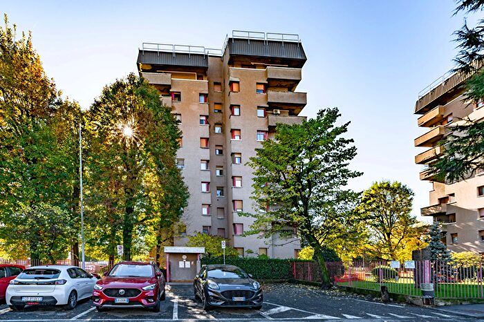 Appartamento quadrilocale in vendita in Via Roma, Garbagnate Milanese