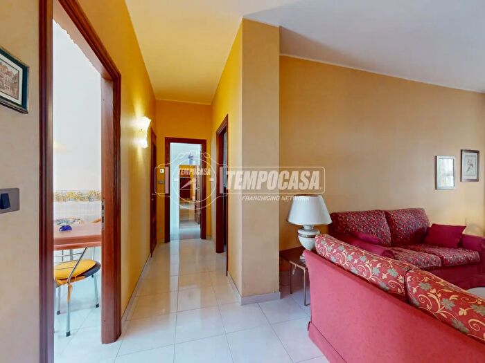 Appartamento con 5 locali in vendita in Via San Marino, Torino