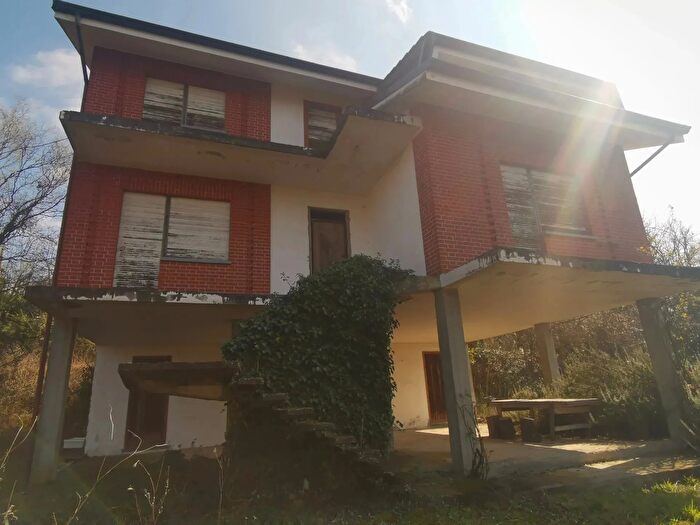 Casa con 7 locali in vendita in Brusasco