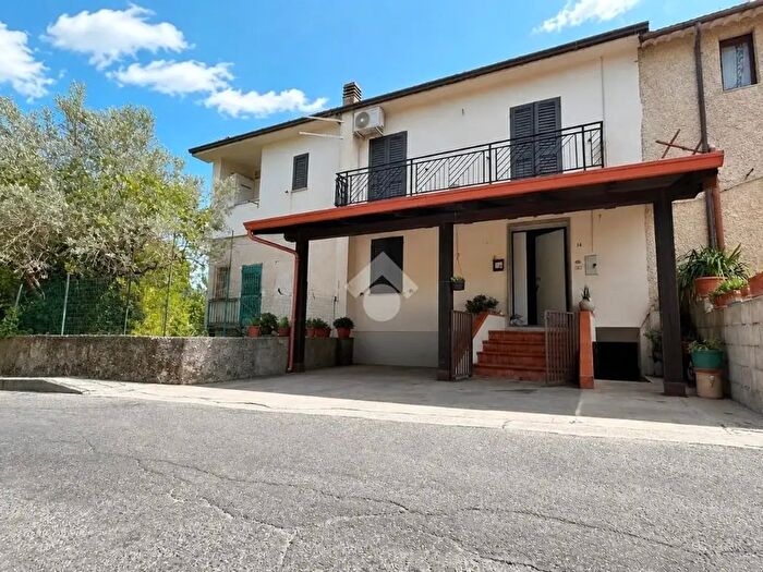 Casa trilocale in vendita in Via degli Enotri, Mendicino