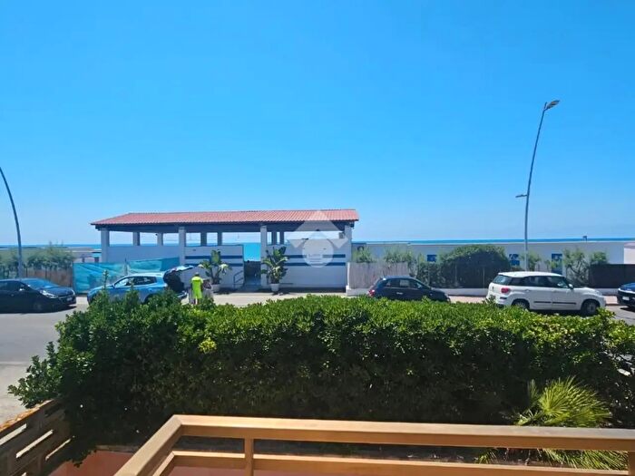 Appartamento trilocale in vendita in Str Lungomare, Latina