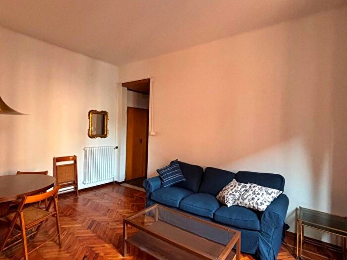 Appartamento con 5 locali in affitto in Via Giuseppe Petroni, Centro Storico, Bologna